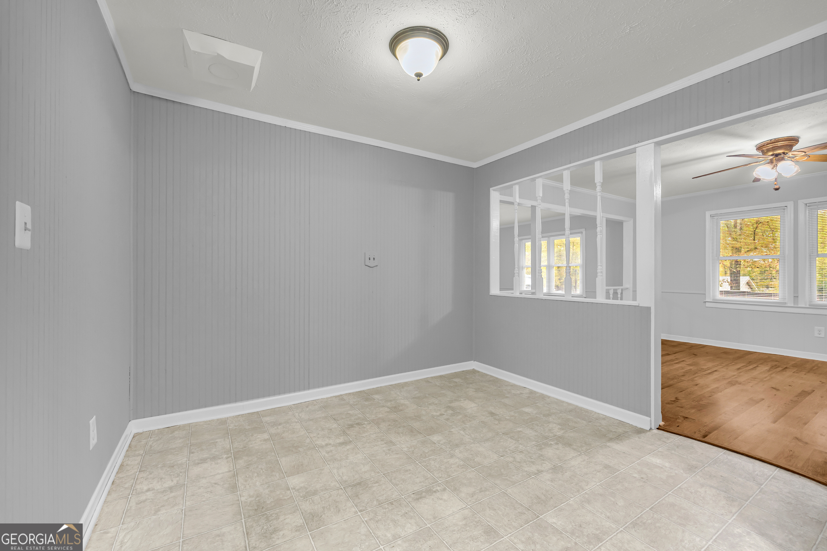 73 Highland Estates Commerce, GA 30529 - Photo 29 of 55 an empty room with windows