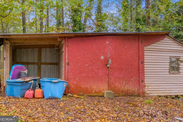 a view of house with outdoor space