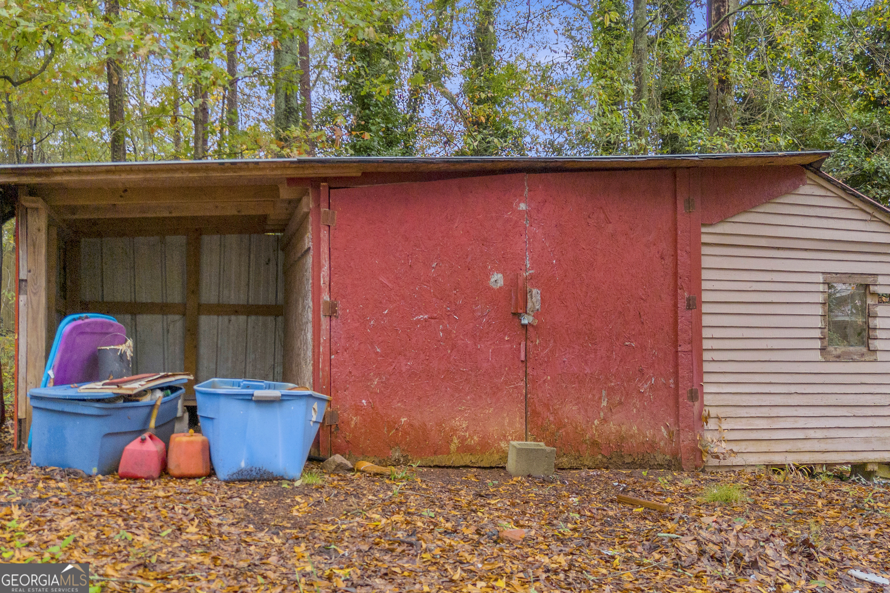 73 Highland Estates Commerce, GA 30529 - Photo 39 of 55 a view of outdoor space with fountain