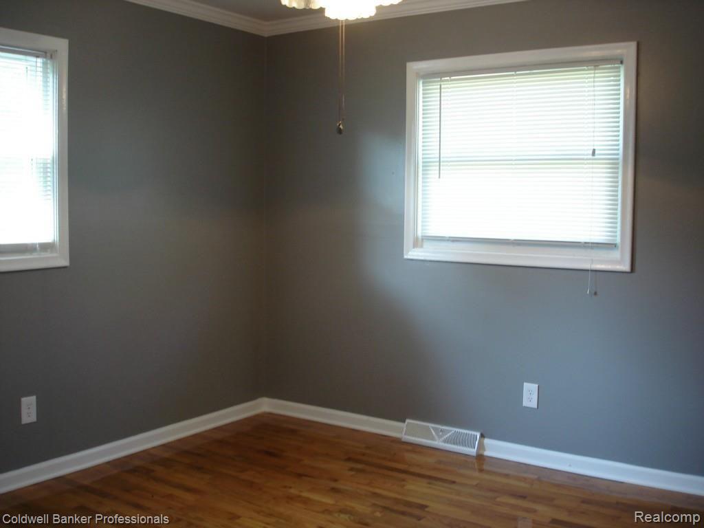 7357 Sharp Road Swartz Creek, MI 48473 - Photo 9 of 18 Master Bedroom