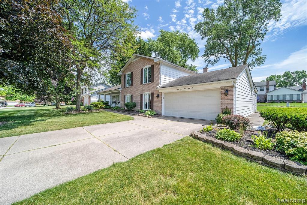 35955 Charter Crest Road Farmington Hills, MI 48335 - Photo 37 of 44