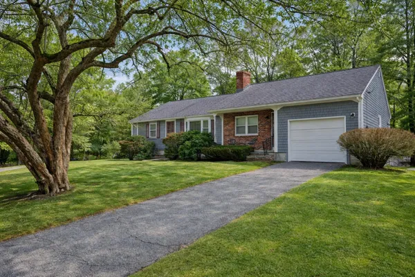 $1,250,000 | 2 Willowbrook Avenue, Rye, NH 03871