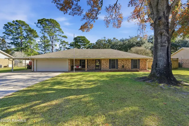 $379,000 | 121 Tanya Street, Lafayette, LA 70507