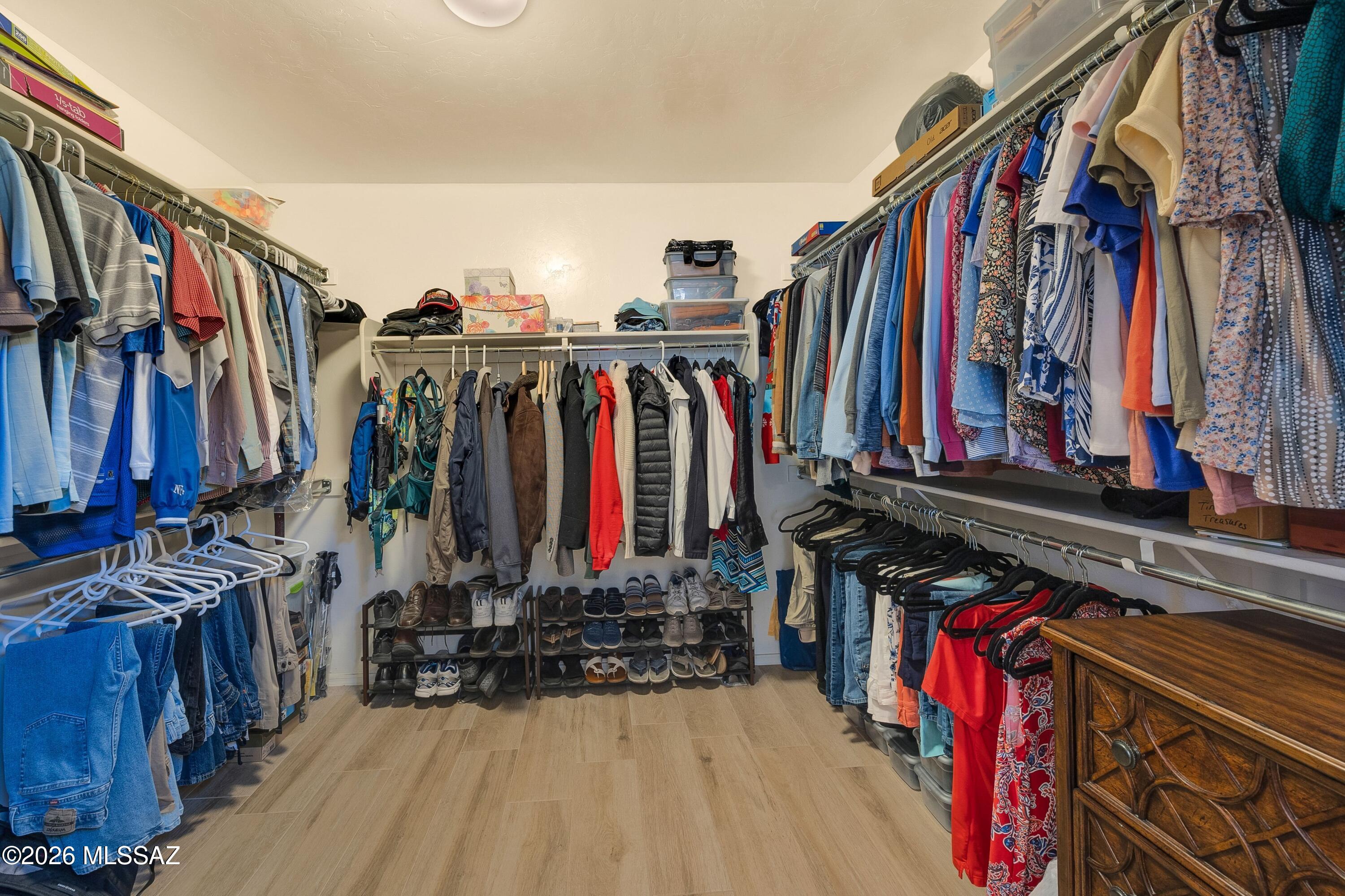 61852 East Sandlewood Road Tucson, AZ 85739 - Photo 24 of 50 Huge Walk in Closet