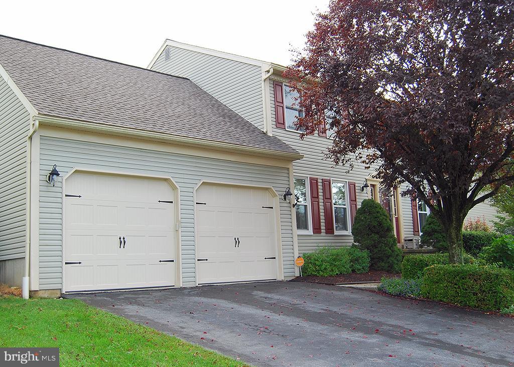 2708 Beacon Drive Sinking Spring, PA 19608 - Photo 5 of 45 Two-car garage