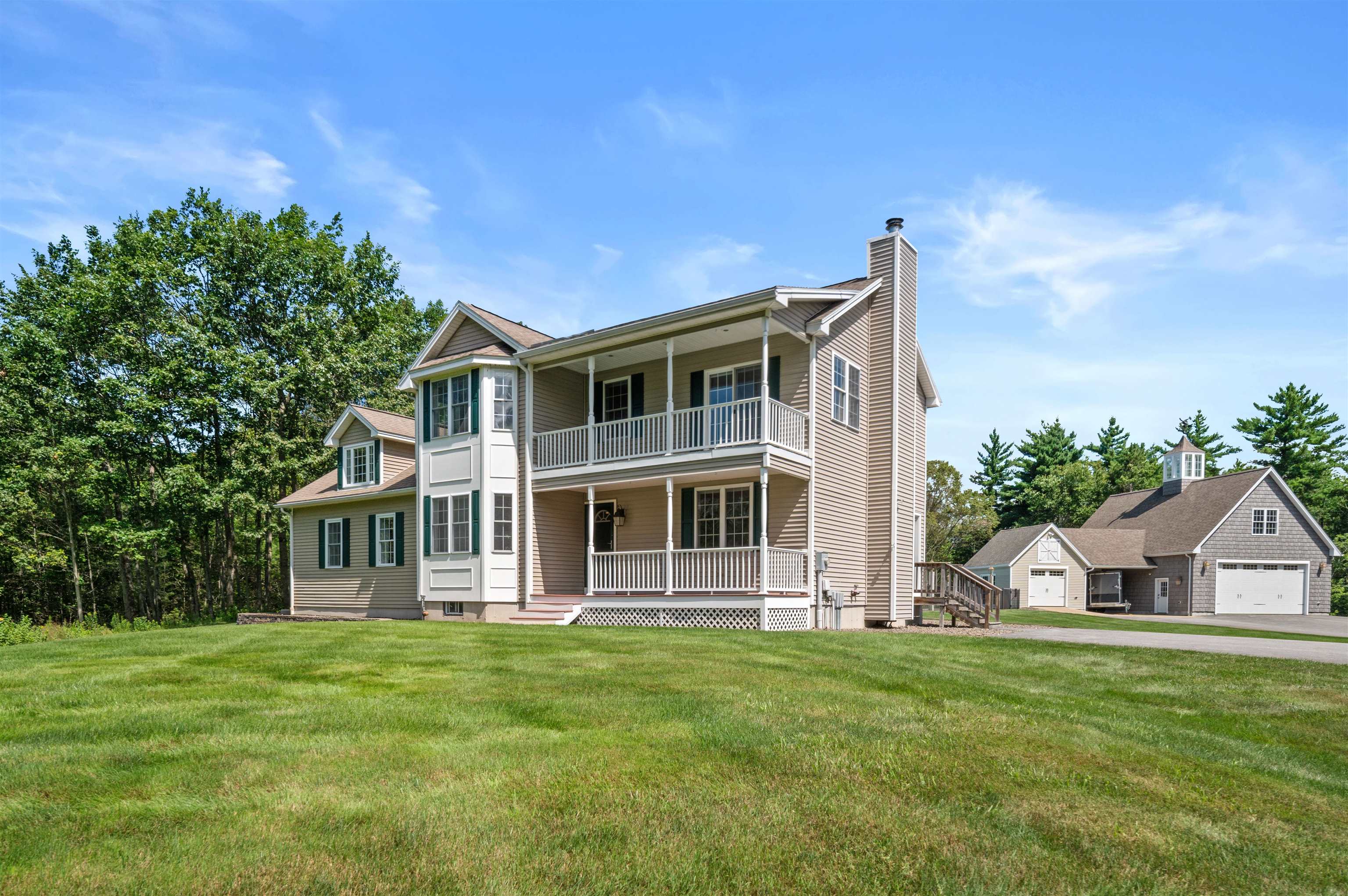 113 S Road Deerfield, NH 03037 - Photo 3 of 60