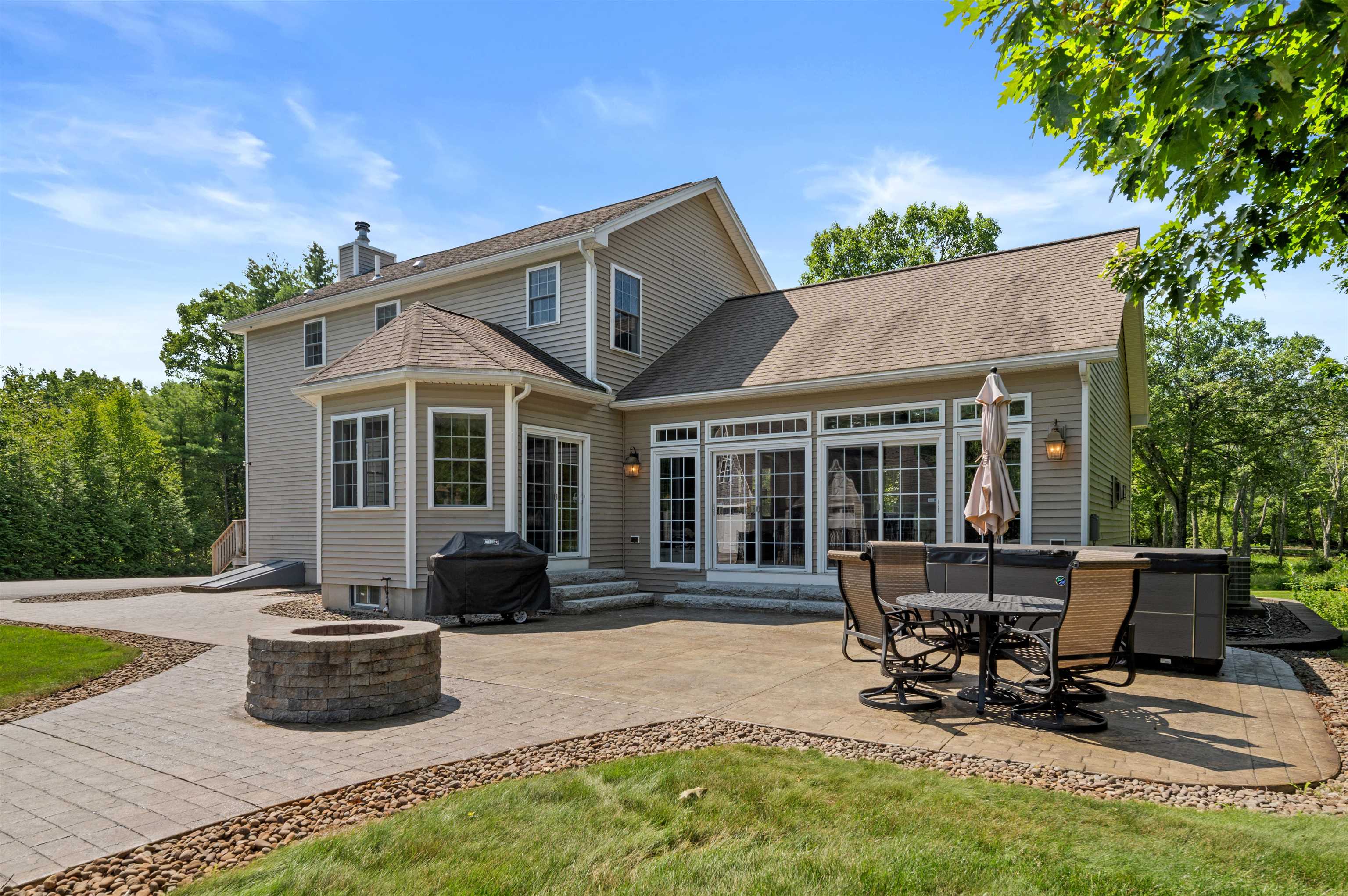 113 S Road Deerfield, NH 03037 - Photo 7 of 60