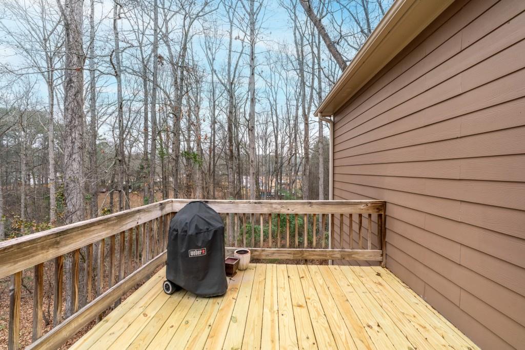 53 Bobbin Court Jefferson, GA 30549 - Photo 17 of 40 a view of balcony with couch