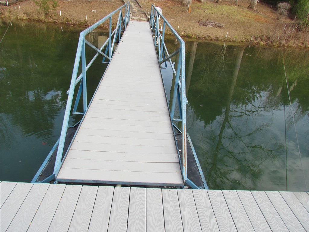 208 Indian Trail Road Seneca, SC 29672 - Photo 2 of 18 Walkway to boat dock.