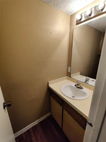 $1,400 | 130 Country Bend, Duncanville, TX 75137