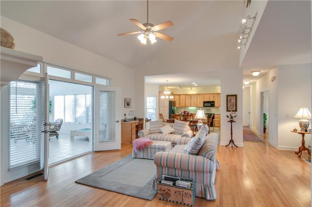730 Williamson County Line Road Fairview, TN 37062 - Photo 6 of 20 a living room with furniture and a large window