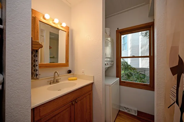 $999,999 | W332N6553 County Rd C, Merton, WI 53058