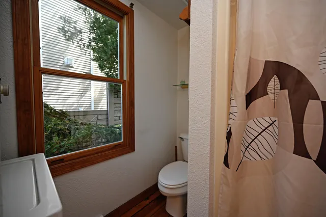 $999,999 | W332N6553 County Rd C, Merton, WI 53058