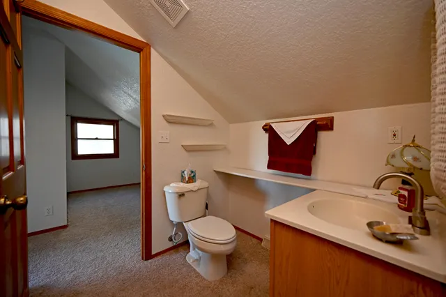 $999,999 | W332N6553 County Rd C, Merton, WI 53058