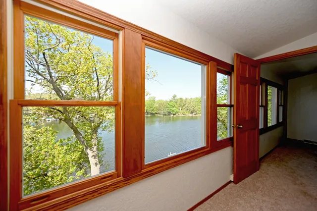 $999,999 | W332N6553 County Rd C, Merton, WI 53058