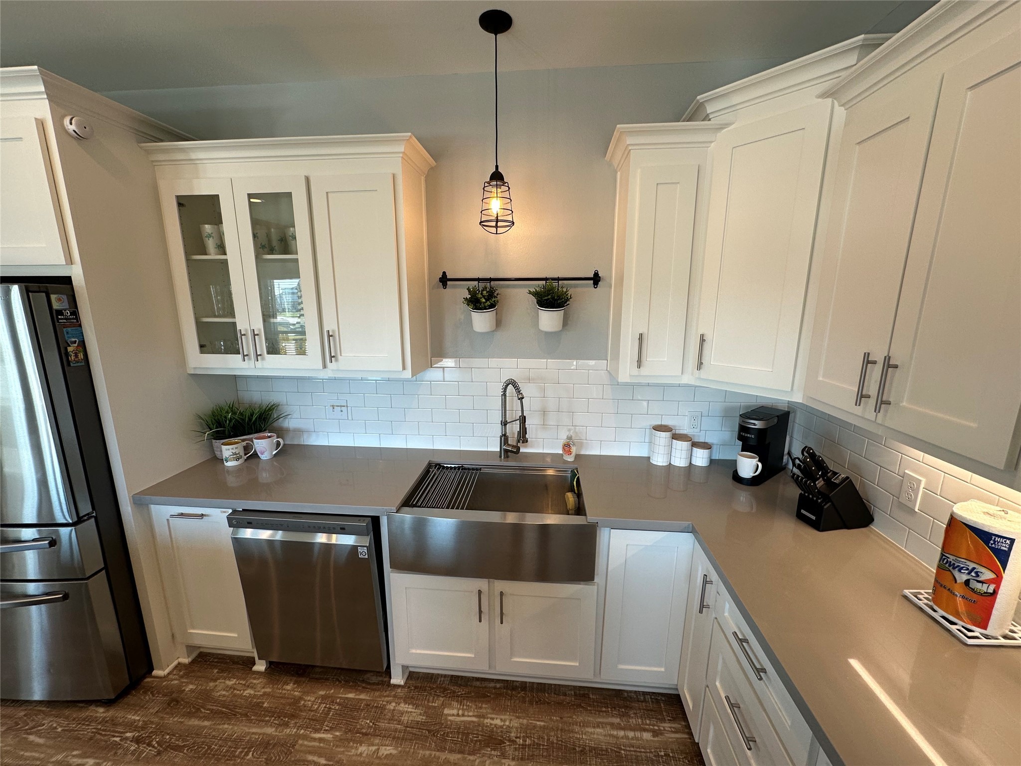 2429 Sand Castle Crystal Beach, TX 77650 - Photo 25 of 46 a kitchen that has a sink and a stove in it