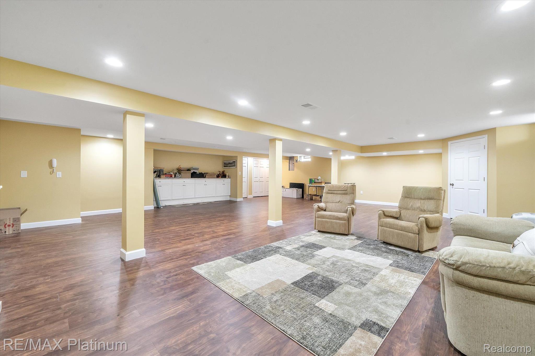 4089 West Maple Road Wixom, MI 48393 - Photo 29 of 46 Gallery Image 29