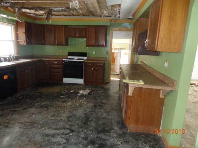 11403 North Genesee Road Clio, MI 48420 - Photo 5 of 6 20459206-4.JPG