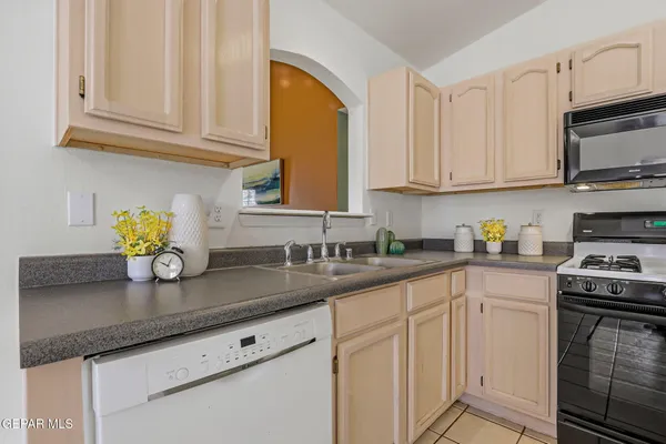 $252,999 | 12373 Golden Sun Drive, El Paso, TX 79938