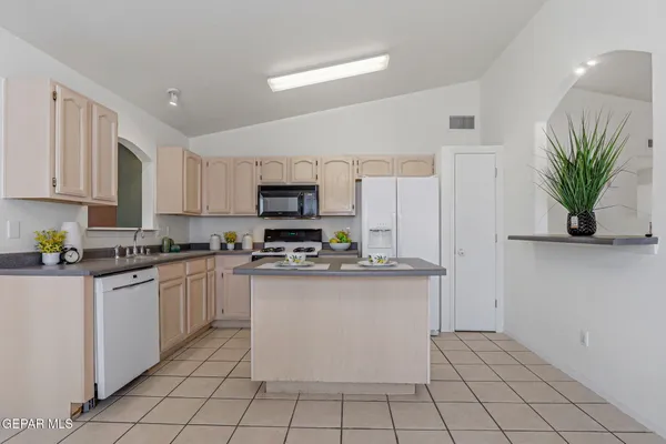 $252,999 | 12373 Golden Sun Drive, El Paso, TX 79938