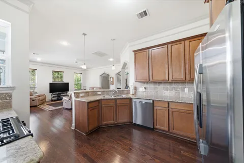 $425,000 | 1838 Woodbend Village Court, Houston, TX 77055