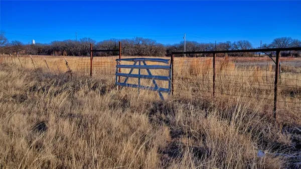 $160,000 | 107 West Huron Circle, Nocona, TX 76255