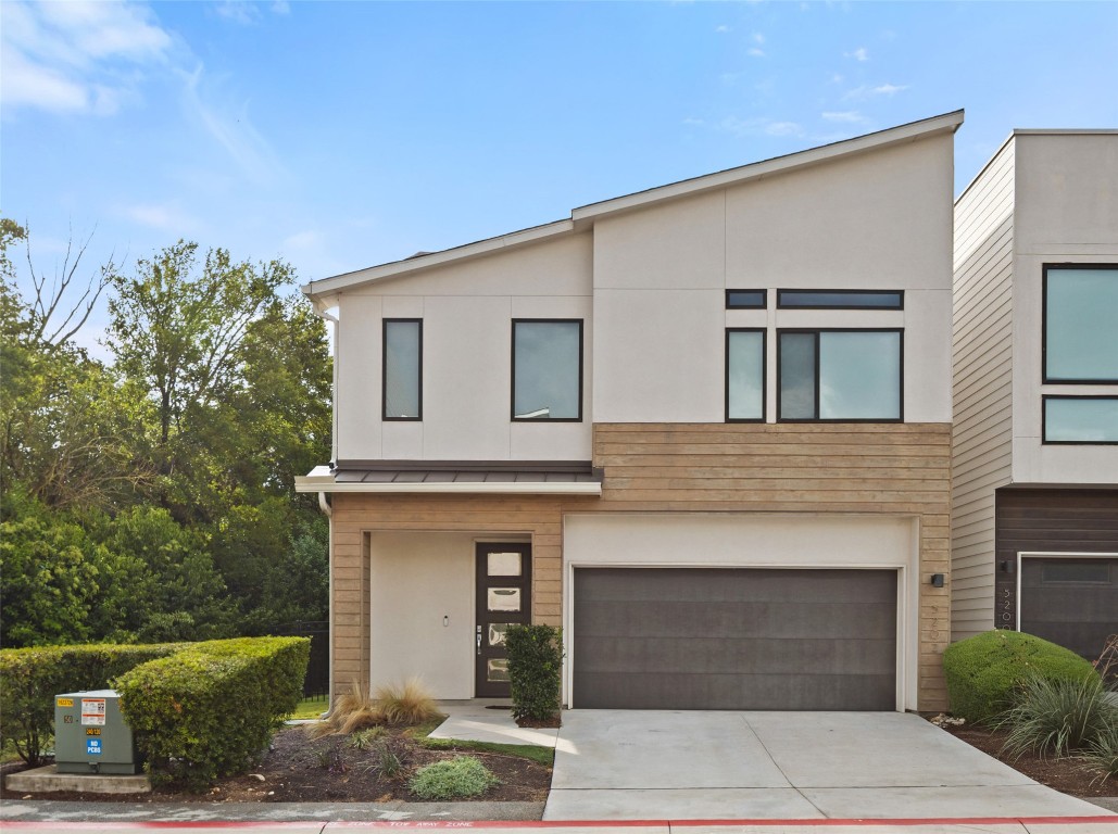 Stunning single-family style condo in the Cayena Creekside community!