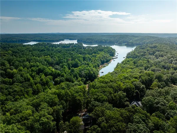$549,000 | 3 Bayshore Drive, Seneca, SC 29672