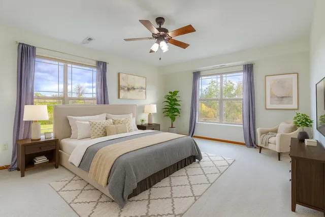 $295,000 | 230 Hilldale Drive, Unit 1112, Hartford, WI 53027