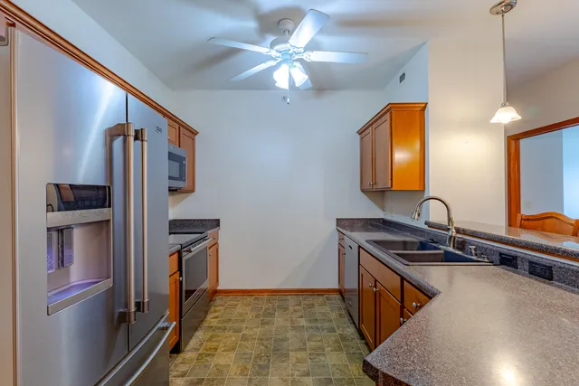 $295,000 | 230 Hilldale Drive, Unit 1112, Hartford, WI 53027