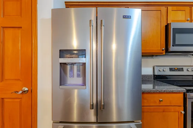 $295,000 | 230 Hilldale Drive, Unit 1112, Hartford, WI 53027