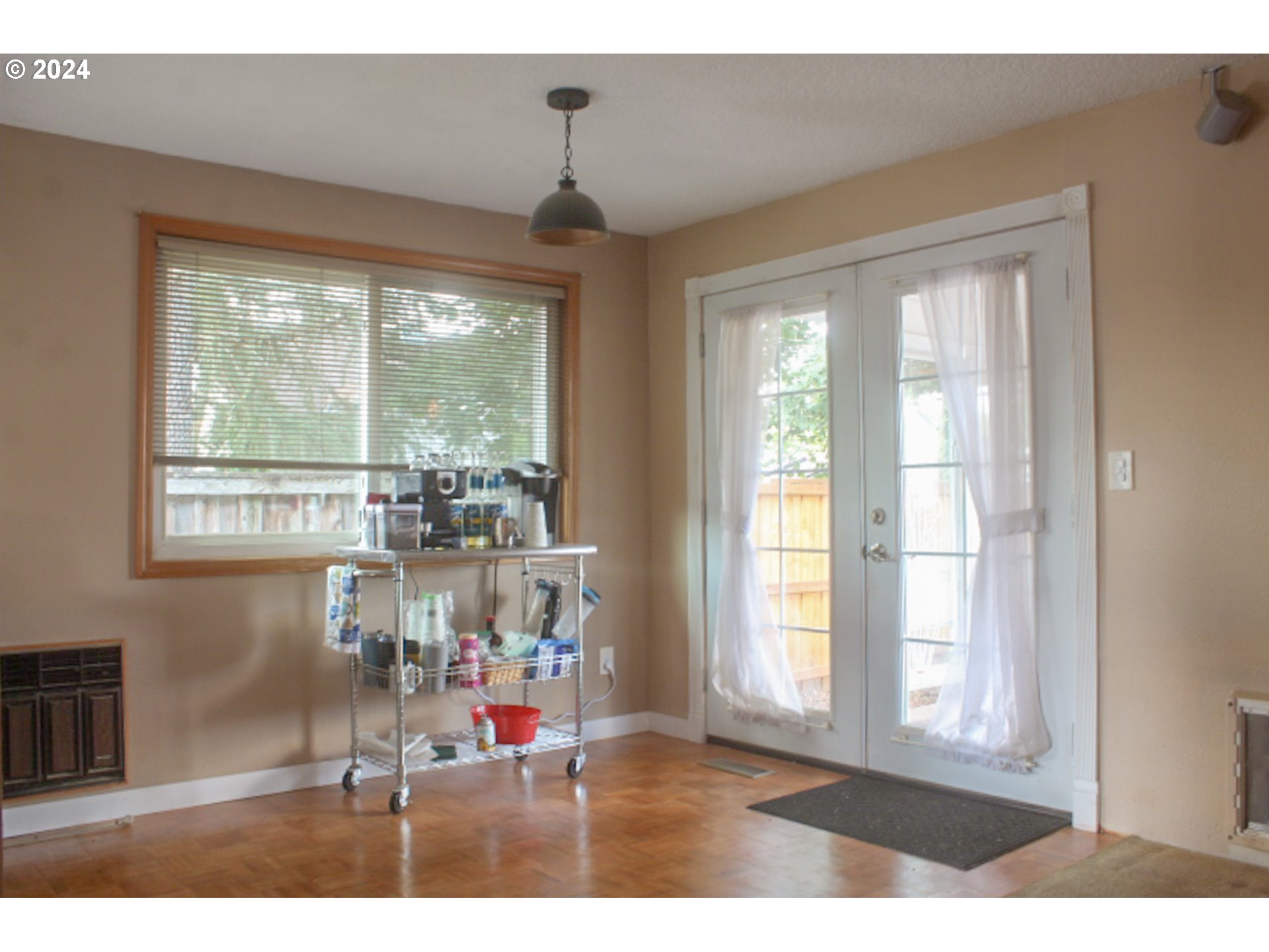 2307 Southwest 4th Street Gresham, OR 97030 - Photo 10 of 26 Breakfast Area