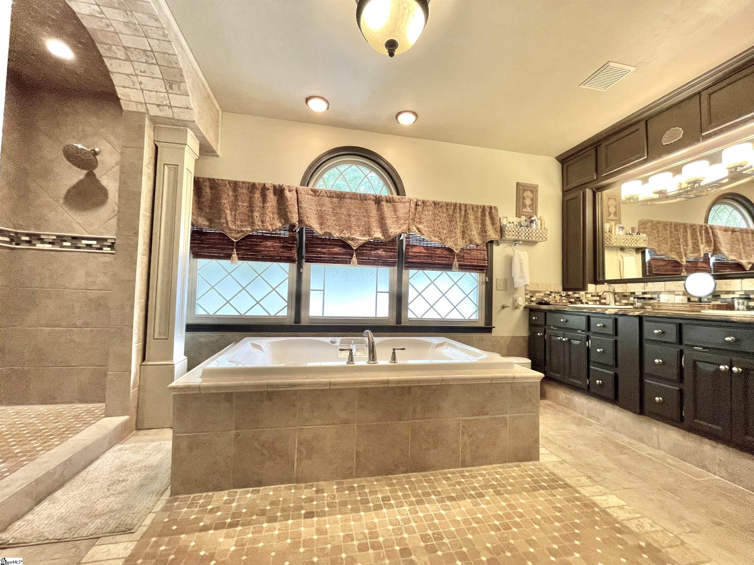 401 Laurel Road Easley, SC 29642 - Photo 23 of 36