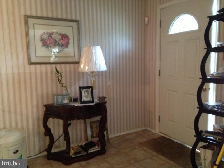 119 Windmoor Road Delran, NJ 08075 - Photo 2 of 14 Gallery Image 2