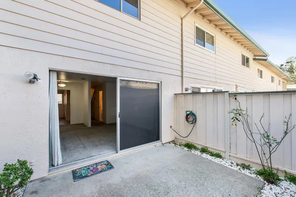 a view of a garage