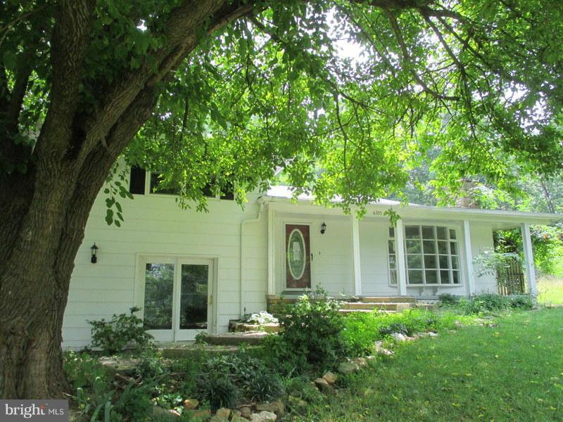 6305 Bootleggers Road Marshall, VA 20115 - Photo 1 of 16 Exterior (Front)