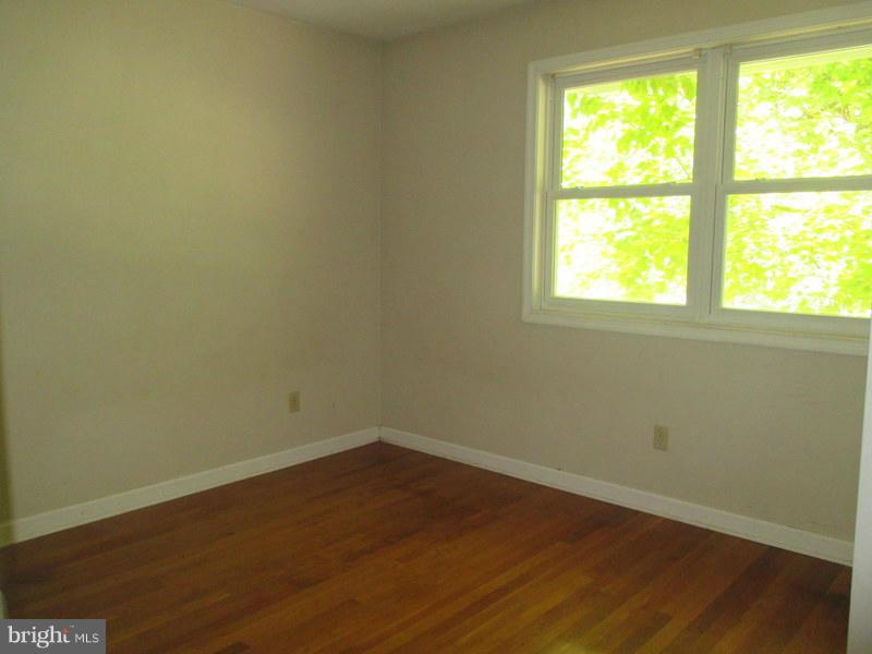 6305 Bootleggers Road Marshall, VA 20115 - Photo 5 of 16 Bedroom