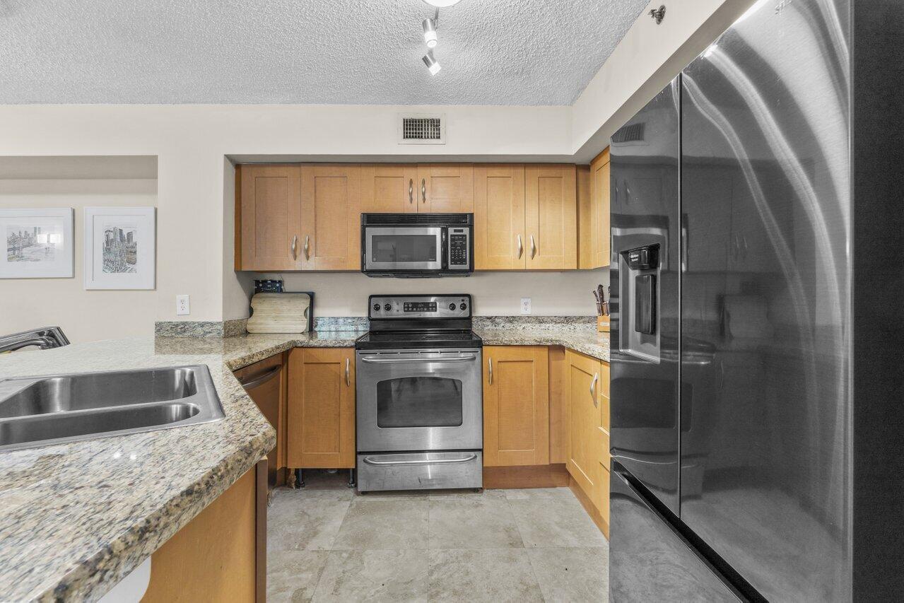 3131 Clint Moore Road, Unit 104 Boca Raton, FL 33496 - Photo 6 of 35 010-3131ClintMooreRoad-BocaRaton-FL-3349