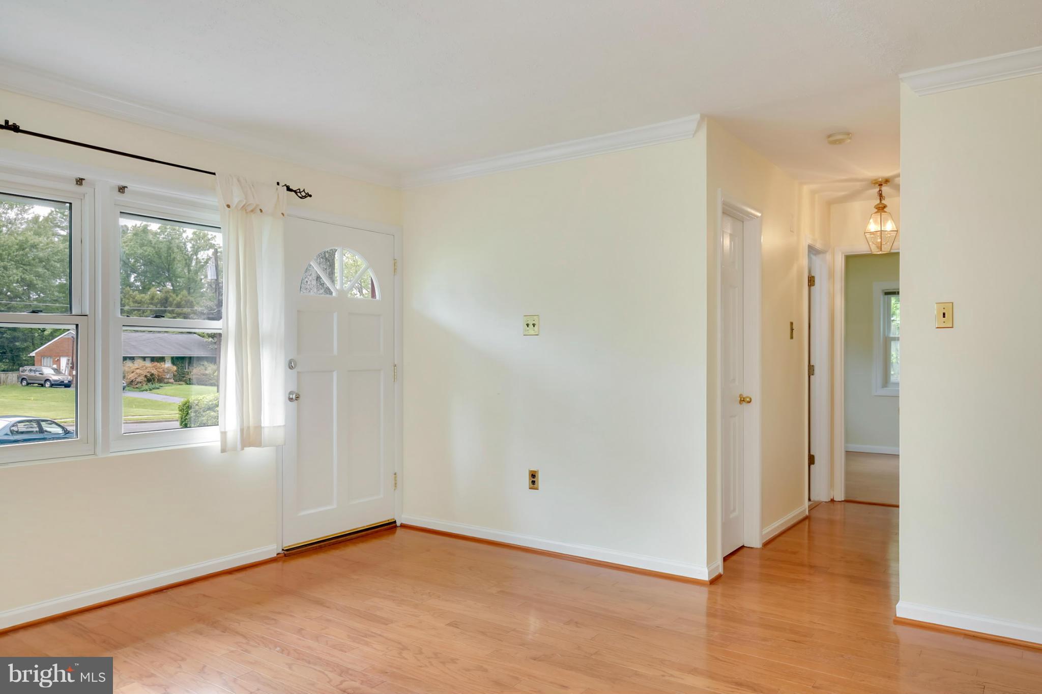 7408 Kelvin Place Springfield, VA 22151 - Photo 26 of 29 Living Room