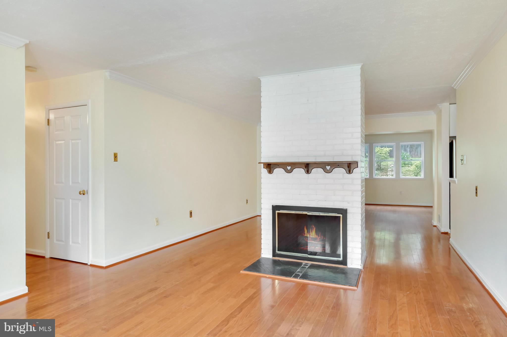 7408 Kelvin Place Springfield, VA 22151 - Photo 5 of 29 Living Room