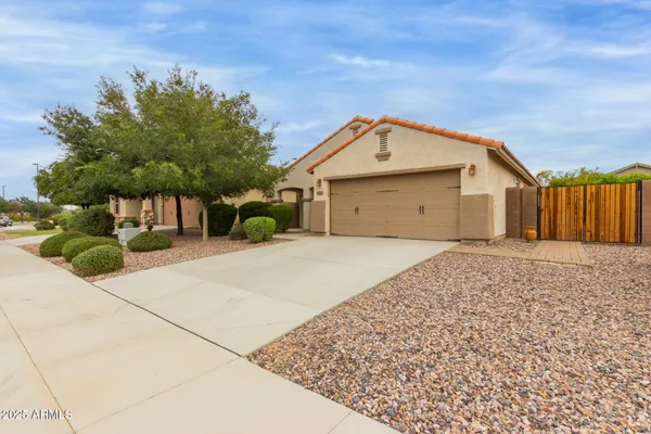 $513,000 | 2215 East Everglade Lane, Gilbert, AZ 85298