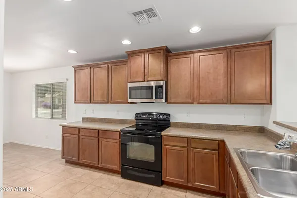 $513,000 | 2215 East Everglade Lane, Gilbert, AZ 85298