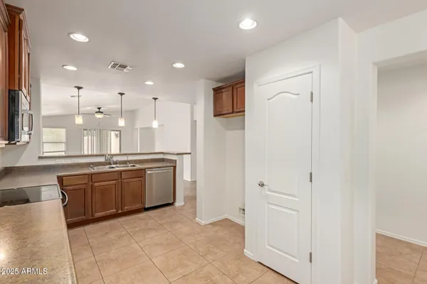 $513,000 | 2215 East Everglade Lane, Gilbert, AZ 85298