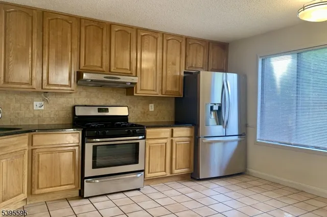 $3,250 | 81 Park Gate Drive, Edison, NJ 08820