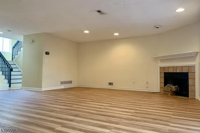 $3,250 | 81 Park Gate Drive, Edison, NJ 08820