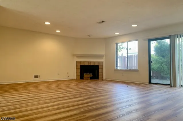 $3,250 | 81 Park Gate Drive, Edison, NJ 08820