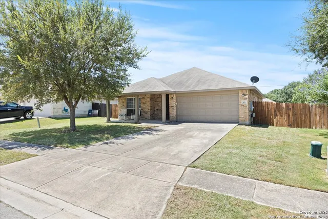 $280,000 | 506 Roadrunner Avenue, New Braunfels, TX 78130