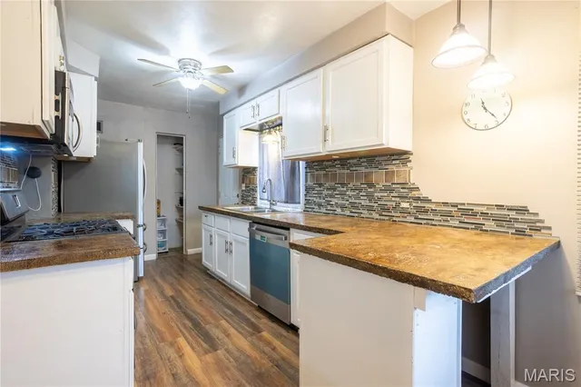 $223,000 | 3421 Gary Street, Alton, IL 62002