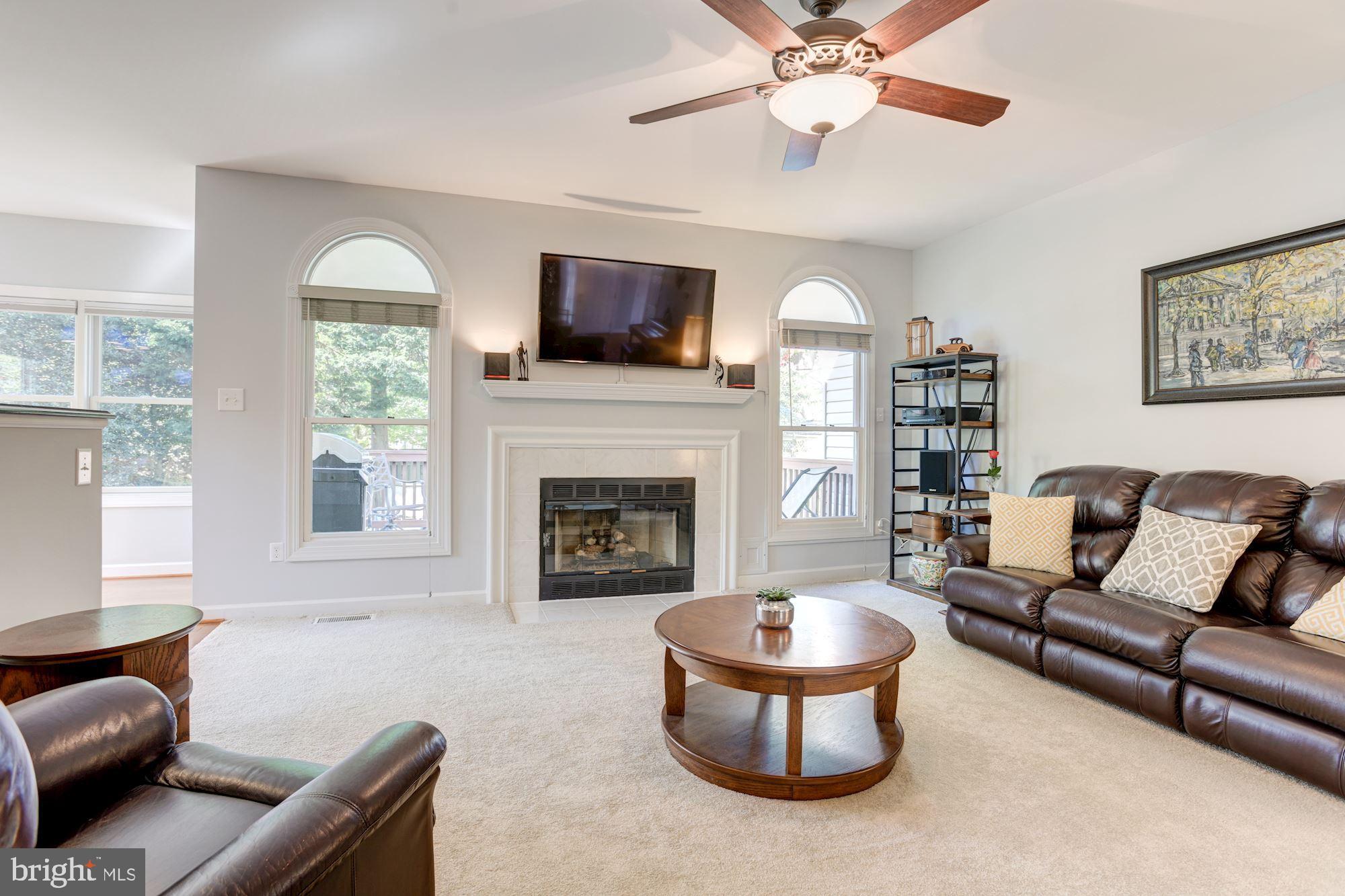 1512 Chapman Road Crofton, MD 21114 - Photo 3 of 36 Living Room