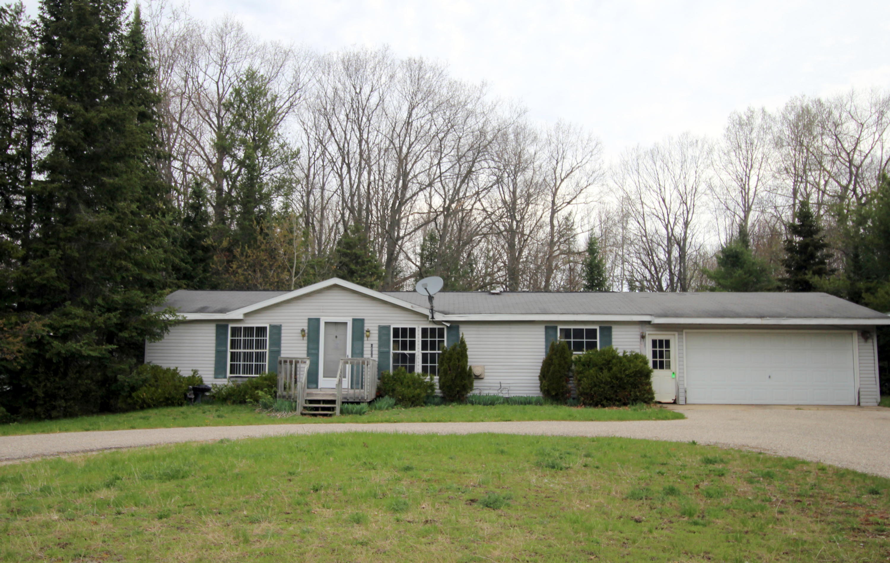 4586 Onaway Road Indian River, MI 49749 - Photo 2 of 27 Gallery Image 2